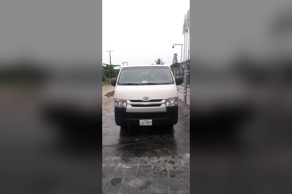 Toyota Hiace Bus